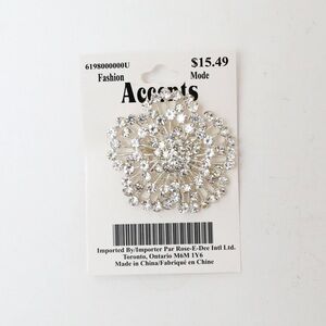NWT Floral crystal brooch white silver tone retro flower rose peony new light
